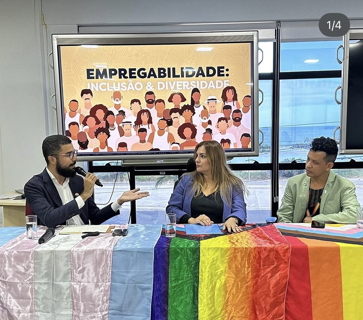 Marcus Vasconcelos falando em painel sobre empregabilidade, inclusão e diversidade